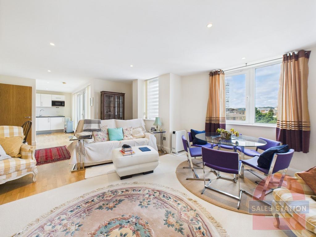 Kitchen/ Lounge