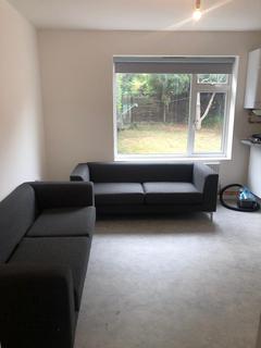 5 bedroom end of terrace house to rent, Elmbank Avenue, Englefield Green TW20