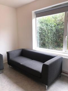 5 bedroom end of terrace house to rent, Elmbank Avenue, Englefield Green TW20
