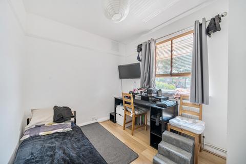 145 Moremead Road, London, SE6 3LU