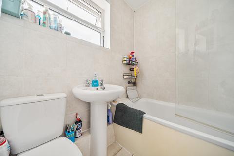 145 Moremead Road, London, SE6 3LU