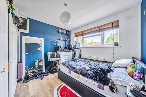 145 Moremead Road, London, SE6 3LU