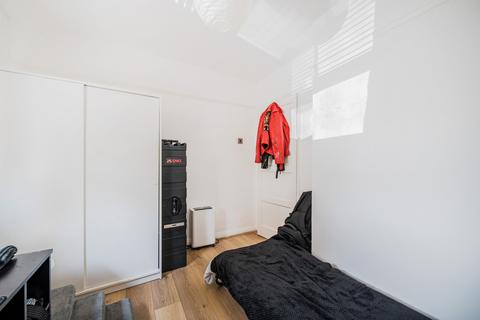 145 Moremead Road, London, SE6 3LU