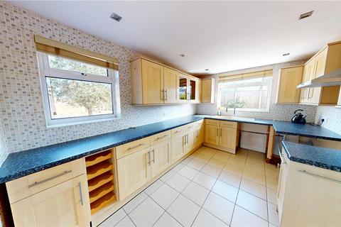 28 Ashway, Corringham, Stanford-le-hope, SS17 9EB