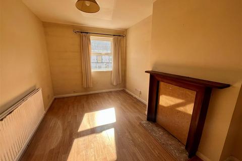 1 bedroom flat for sale, Market Court, South Cave, Brough