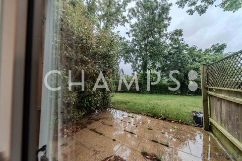 4 bedroom detached house to rent, Lawrie Park Crescent, SE26