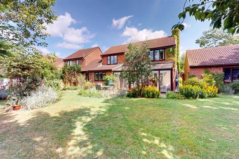 4 bedroom detached house for sale, Meadowsweet, Walnut Tree, Milton Keynes