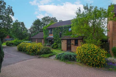4 bedroom detached house for sale, Meadowsweet, Walnut Tree, Milton Keynes