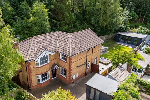 undefined, Thelwall New Road WA4