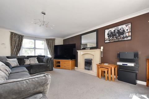 3 bedroom detached house for sale, Thelwall New Road WA4