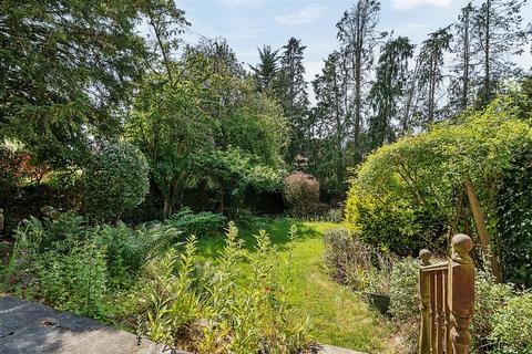 5 bedroom semi-detached house for sale, Cyprus Gardens, London N3