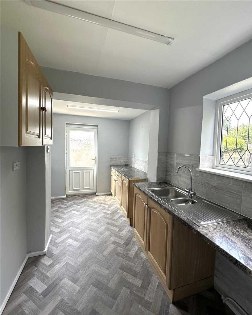 Dining room: