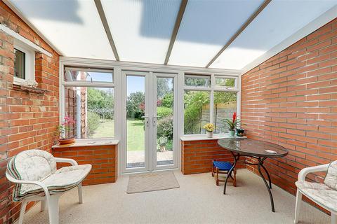 4 bedroom semi-detached house for sale, Loxwood Avenue, Worthing, BN14