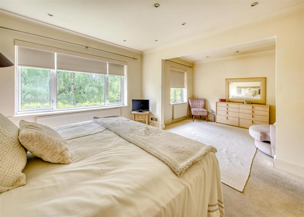 58 Perton Road-bed1ab.jpg