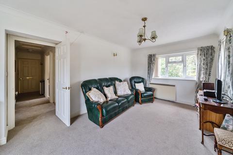 2 bedroom apartment for sale, Barclay Court, Trafalgar Road, Cirencester, Gloucestershire, GL7