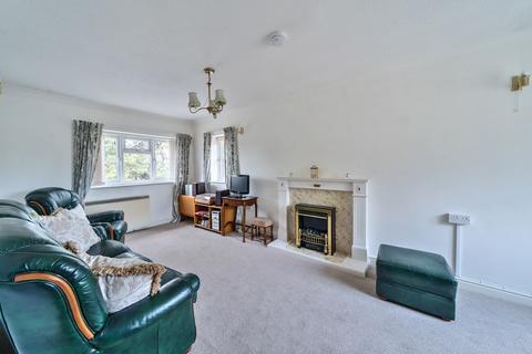 2 bedroom apartment for sale, Barclay Court, Trafalgar Road, Cirencester, Gloucestershire, GL7