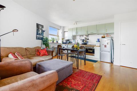 2 bedroom apartment for sale, Newington Green, London, N16