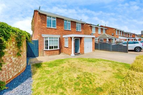 4 bedroom detached house for sale, Orchard Way, Syston, LE7