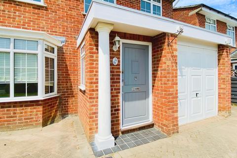 4 bedroom detached house for sale, Orchard Way, Syston, LE7