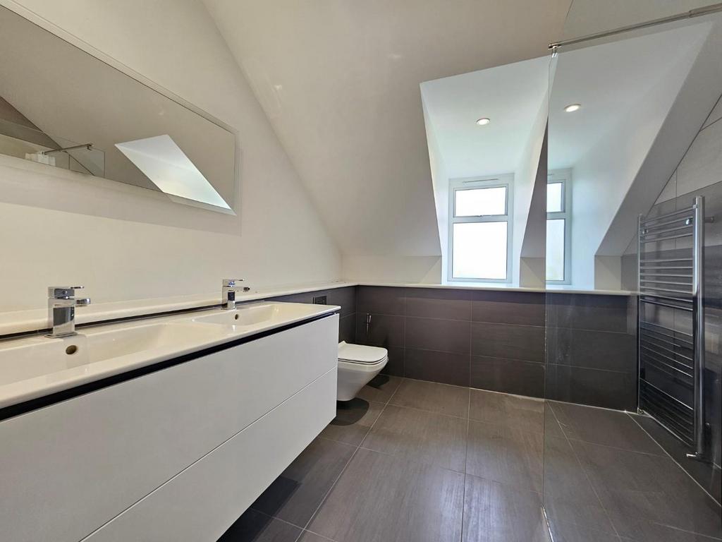 Bedroom 1 En-Suite