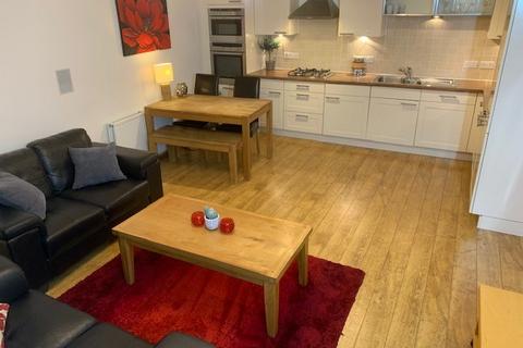 2 bedroom flat to rent, Queens Crescent, Aberdeen, AB15
