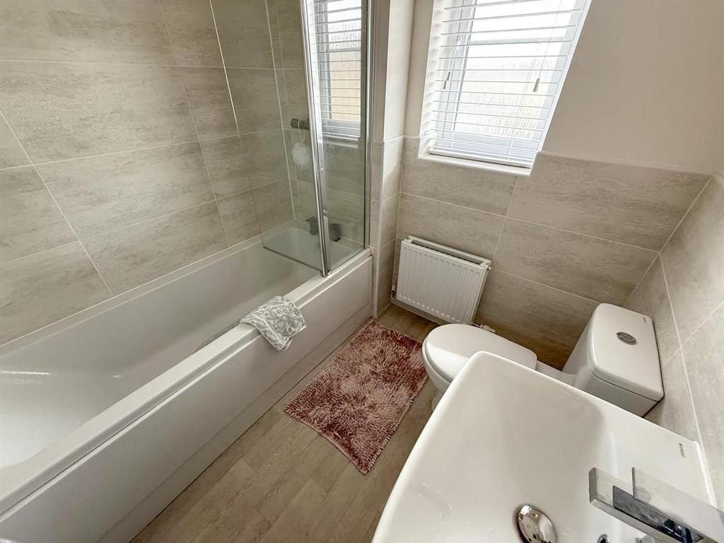 3 bed detached property, Silsden