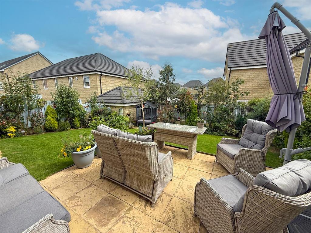 3 bed detached property, Silsden