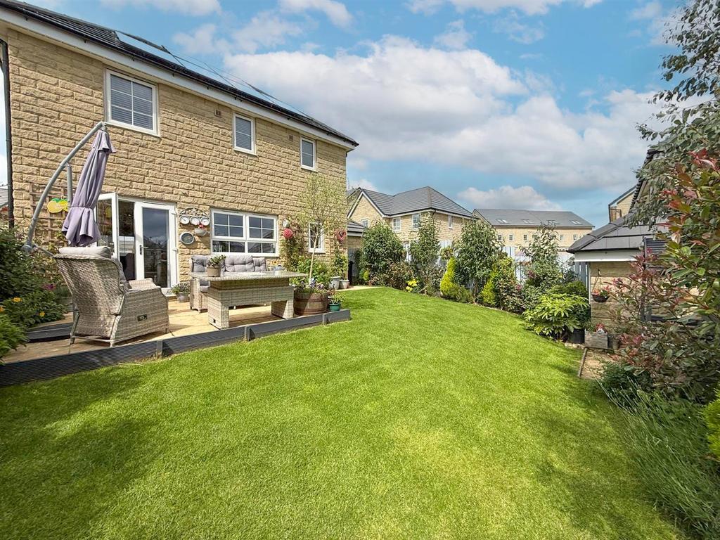 3 bed detached property, Silsden