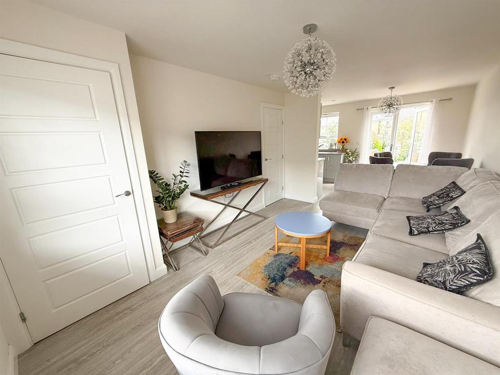 3 bed detached property, Silsden