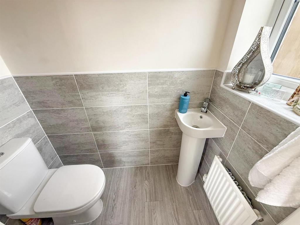 3 bed detached property, Silsden