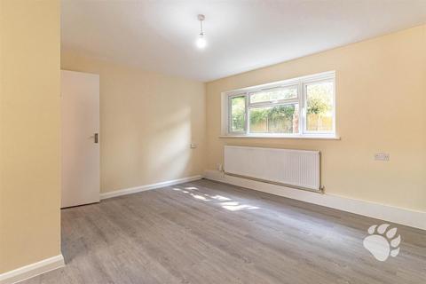 53 Bourne Close, Basildon, SS15 6DG