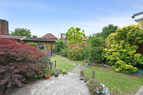 3 bedroom end of terrace house for sale, Cecil Road, Acton