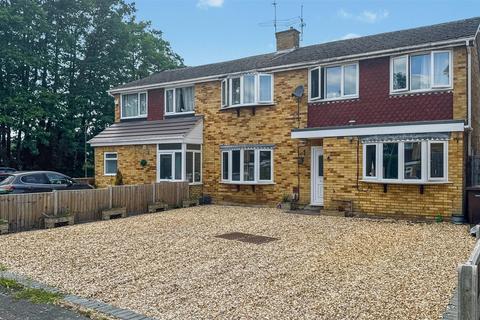 undefined, Tay Close, Farnborough