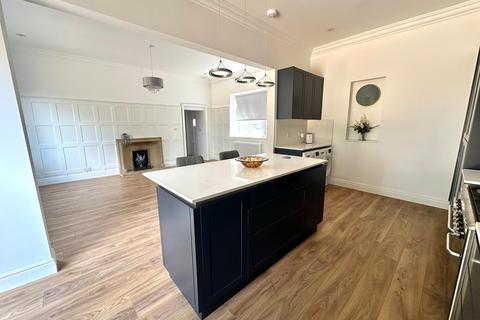 undefined, Station Road, Kings Langley WD4