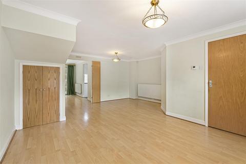 4 bedroom detached house to rent, Windmill Rise, Kingston Upon Thames KT2