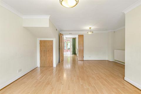 4 bedroom detached house to rent, Windmill Rise, Kingston Upon Thames KT2