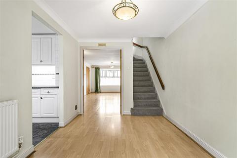 4 bedroom detached house to rent, Windmill Rise, Kingston Upon Thames KT2