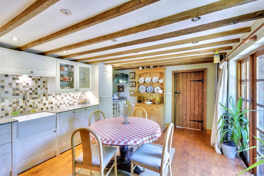 Kitchen (4).jpeg
