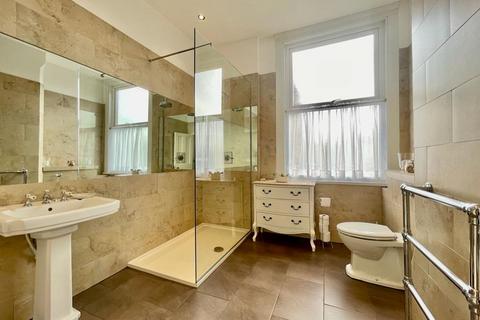 Flat 3, 20 Barrack Lane, Nottingham, NG7 1AN