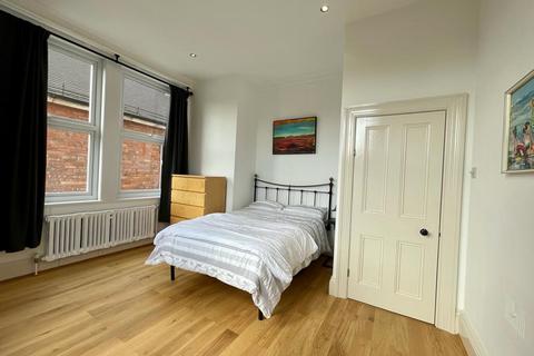 Flat 3, 20 Barrack Lane, Nottingham, NG7 1AN