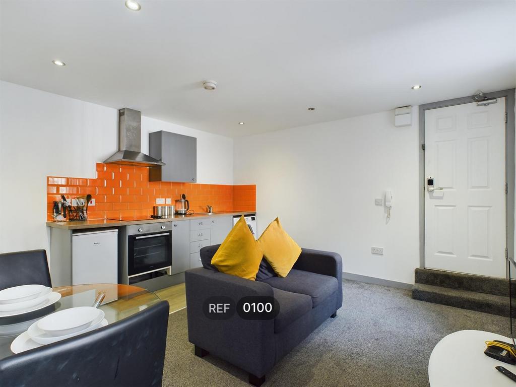 Kitchen & Living area