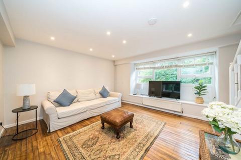 66 Kingfisher Drive, Richmond, TW10 7UE