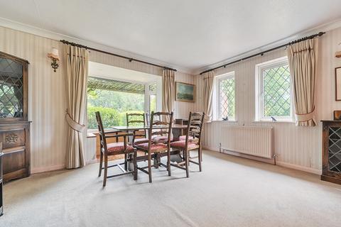 3 bedroom bungalow for sale, The Meadows, Farnham GU10