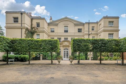 3 bedroom penthouse for sale, Moor Park House Way, Farnham, Surrey, GU10