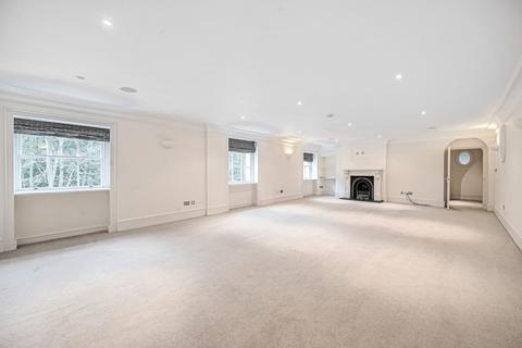 3 bedroom penthouse for sale, Moor Park House Way, Farnham, Surrey, GU10