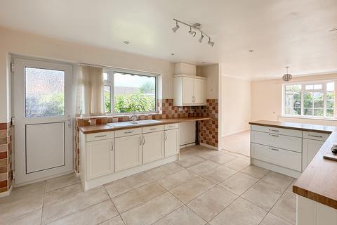 2 bedroom detached bungalow for sale, Ledra Drive, Pagham, Bognor Regis, West Sussex PO21
