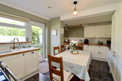 undefined, St Nicholas Close, North Newbald