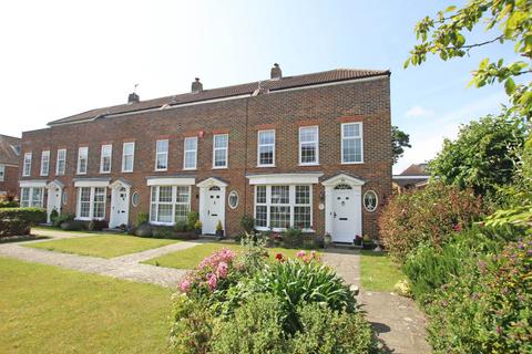 undefined, Chesterfield Gardens, Eastbourne, BN20 7NJ