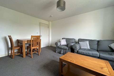 2 bedroom flat for sale, Yateholm Drive, Bradford, West Yorkshire, BD6