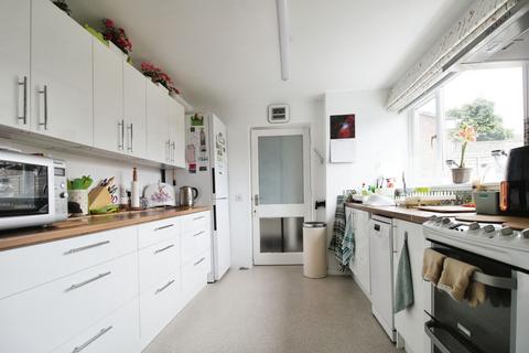 4 Linden Close, Wootton Bassett, Swindon, SN4 7HR